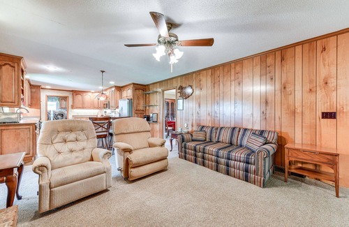 Southmont House | Spacious Mount Pleasant Home w/Grill & Yard!