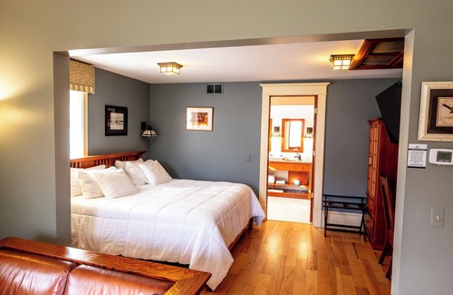 Shawnee On Delaware Hotel | Spacious Mountain Retreat | Perfect for Relaxation & Scenic Views