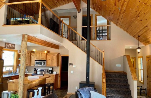 Donnelly Cabin | Spacious Mountain Cabin w/Hot Tub & Bunkhouse