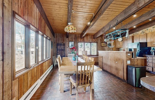 Mountain Valley Cabin | Spacious Mountain Lodge-Style Home with Free WiFi - Nearby Ski Access
