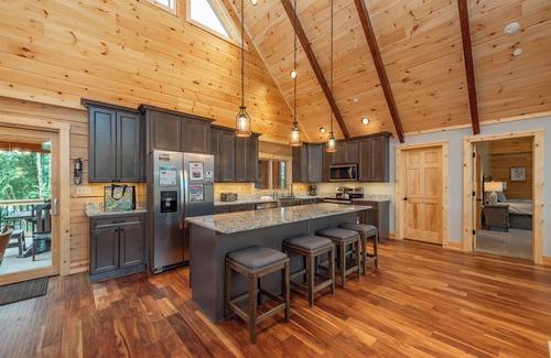 McHenry House | Spacious Mountain Lodge w/Hot Tub & Fire Pit