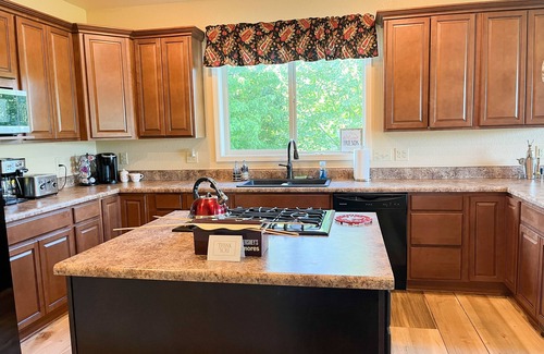 Marble House | Spacious Mountain Retreat with Stunning Views of the Blue Ridge Mountains