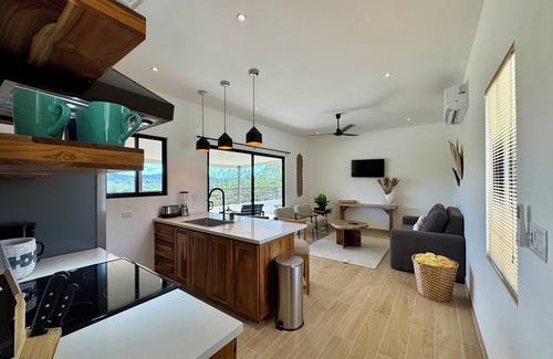 Villarreal House | Spacious Mountain View 8 Guests 2 Entire Homes