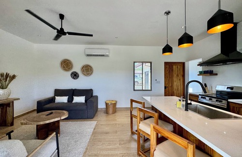 Villarreal House | Spacious Mountain View 8 Guests 2 Entire Homes