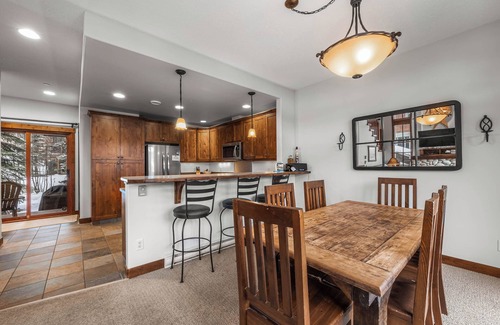 Sun Peaks House | Spacious multi level 3 bedroom + den townhouse, close to Morrisey lift