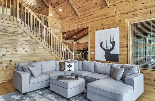 Murphy Cabin | Spacious Murphy Cabin w/Game Rooms + Mtn Views!