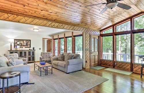 Murphy Cabin | Spacious Murphy Cabin w/ Fireplace + Large Deck!