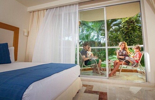 Cozumel Hotel | Spacious Studio at Caribbean with Beach & Pools