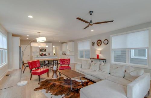 Inglewood House | Spacious Nashville Home with 7 Beds 4 Bedrooms and 2.5 Bathrooms