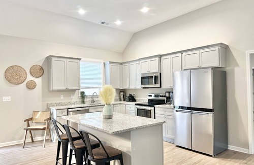 Anderson House | Spacious New Ranch Retreat- Lake Hartwell. Sleeps 10!