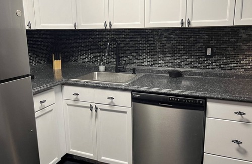 East Brunswick Condo | Spacious Newly Remodeled 2 Bedroom Condo in the Very Heart of Central Jersey