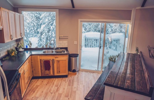 Kalifornsky House | Spacious, newly renovated home in the forest; close to world famous fishing.