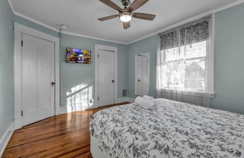 Niagara Falls House | Spacious Niagara Falls Air Conditioning Parking Steam Shower