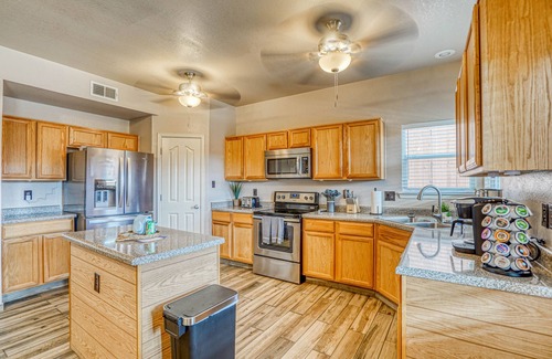 Northeast El Paso House | Spacious Northeast El Paso retreat near Franklin Mountains and Fort Bliss