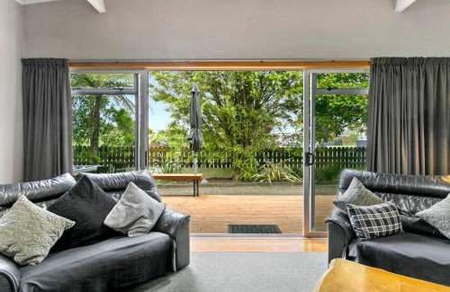 Nukuhau House | Spacious Nukuhau Stay Near Town With Parking and Comfort