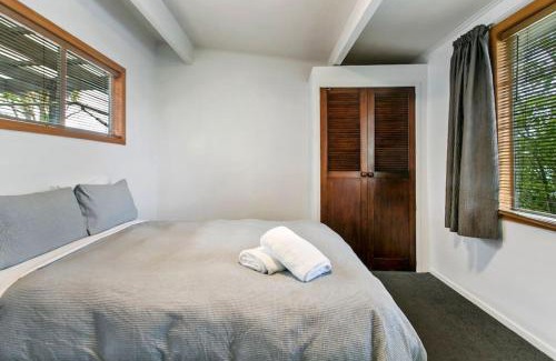 Nukuhau House | Spacious Nukuhau Stay Near Town With Parking and Comfort