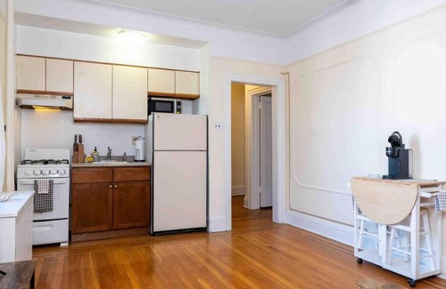 Hoboken Apartment | Spacious Oasis - Hoboken California King Bed!