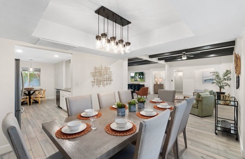 Raskin Estates House | Spacious Oasis - Huge Backyard w/Fire pit + Pool