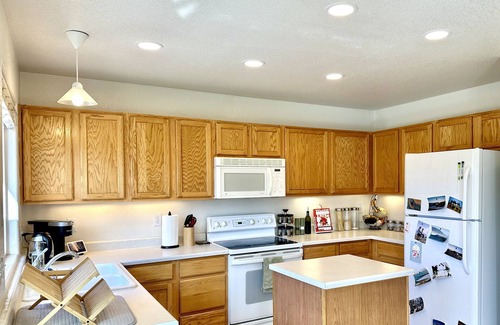 Jefferson Gardens House | Spacious Oasis near Red Rocks and Downtown Denver