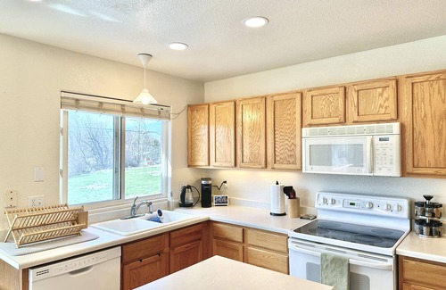 Jefferson Gardens House | Spacious Oasis near Red Rocks and Downtown Denver