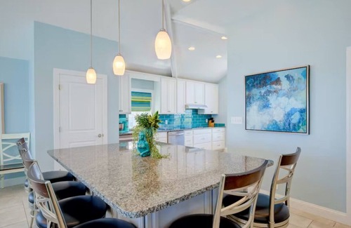 McCutcheon Field House | Spacious Oceanfront | Sleeps 30!n