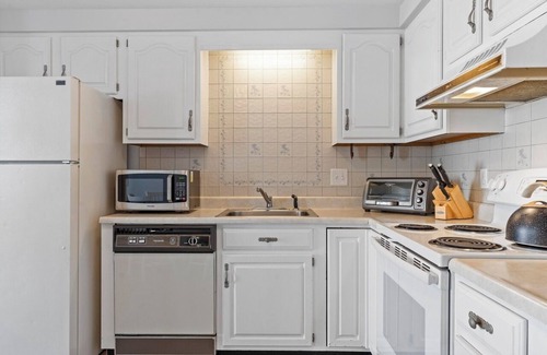Old Orchard Beach Condo | Spacious oceanfront condo, just steps to the sand, with breathtaking ocean views