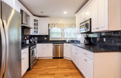 New London Villa | Spacious Oceanview Villa (Sleeps 22)