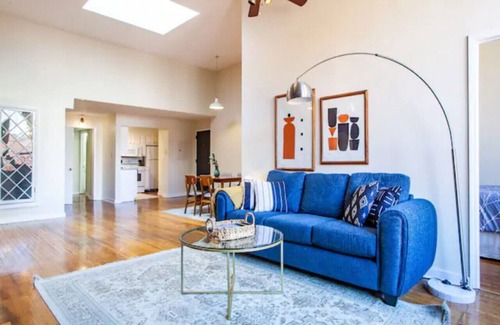 Old City Apartment | Spacious Old City Loft