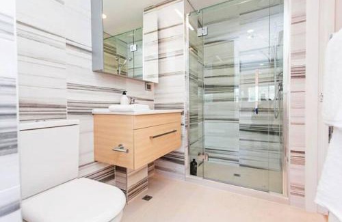 Auckland Apartment | Spacious one bedroom apartment in Newmarket