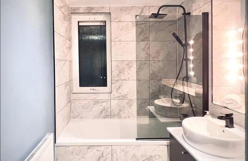 Haverstock Apartment | Spacious One Bedroom Apartment in Camden Town