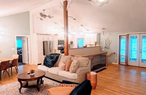 Nottingham House | Spacious Pawtuckaway Getaway