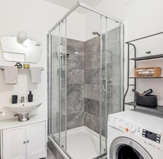 Penzing Apartment | Spacious & Peaceful 2 BR Apartment