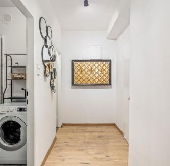 Penzing Apartment | Spacious & Peaceful 2 BR Apartment
