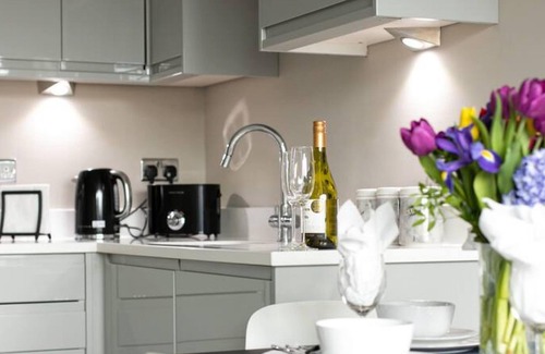 Brighton City Centre Apartment | Spacious Perfect Location Moments Away From Pier