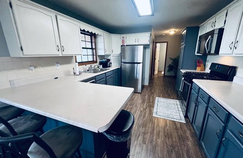 Sevierville House | Spacious Pet Friendly Home with -Mountain Views -BBQ grill & Fire Pit!