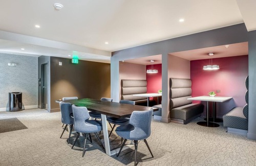 Downtown Apartment | Spacious & Pet-Friendly 2BR in Redmond w/ Gym
