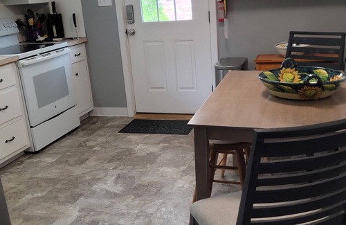 Plymouth House | Spacious, pet friendly home in Manomet. Weekly in summer & monthly in winter.