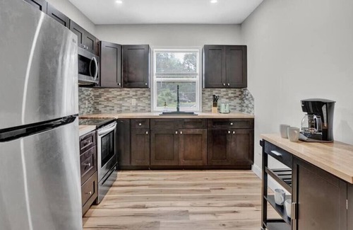 Canadensis House | Spacious Pocono 1 BR | Firepits | Pet-Friendly