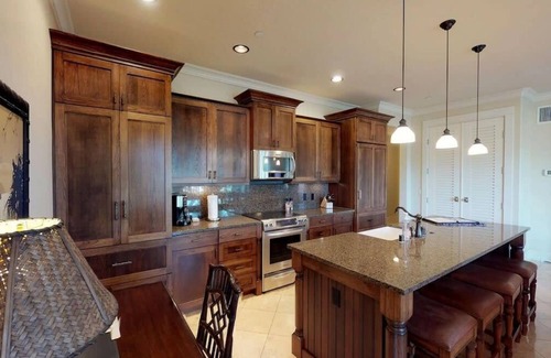 Poipu Villa | Spacious Poolside Villa | Gourmet Kitchen, Lanai