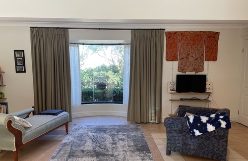 Stanwell Park Apartment | Spacious Private Studio by Ocean and Nature