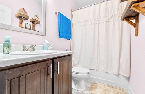 Statesboro House | Spacious & Private Getaway Minutes to Statesboro!