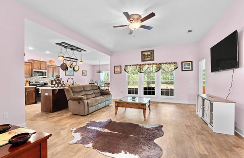 Statesboro House | Spacious & Private Getaway Minutes to Statesboro!