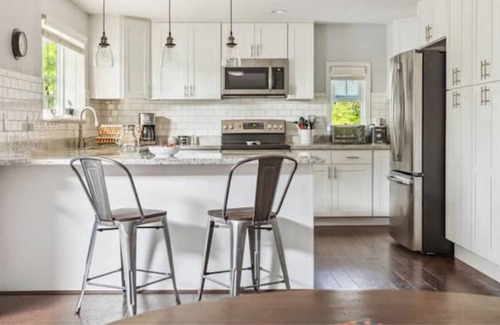 Kenmore House | Spacious Private Home with a Great Kitchen and Deck near Seattle