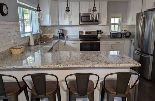 Kenmore House | Spacious Private Home with a Great Kitchen and Deck near Seattle