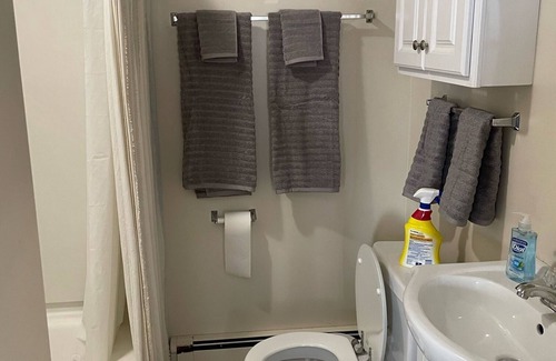 East Haven  Rutland County Apartment | Spacious, private, renovated!