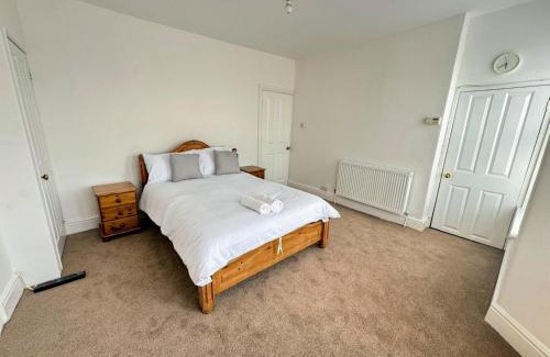 Easton House | Spacious Private Room - 9 Minutes from Central Bristol