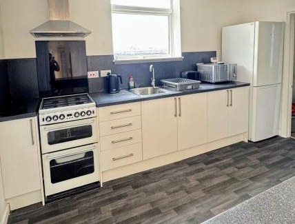 Easton House | Spacious Private Room - 9 Minutes from Central Bristol