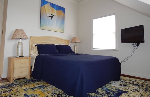 Midtown House | Spacious, private, tree-guarded loft in the sky with views of downtown Nashville
