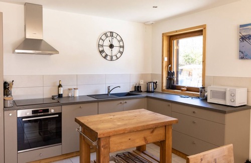 Bozel Apartment | Spacious quiet apartment in the centre of Bozel