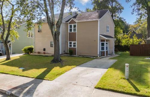 West End Apartment | Spacious, Quiet, Near Zoo, Stadium & Family Spots